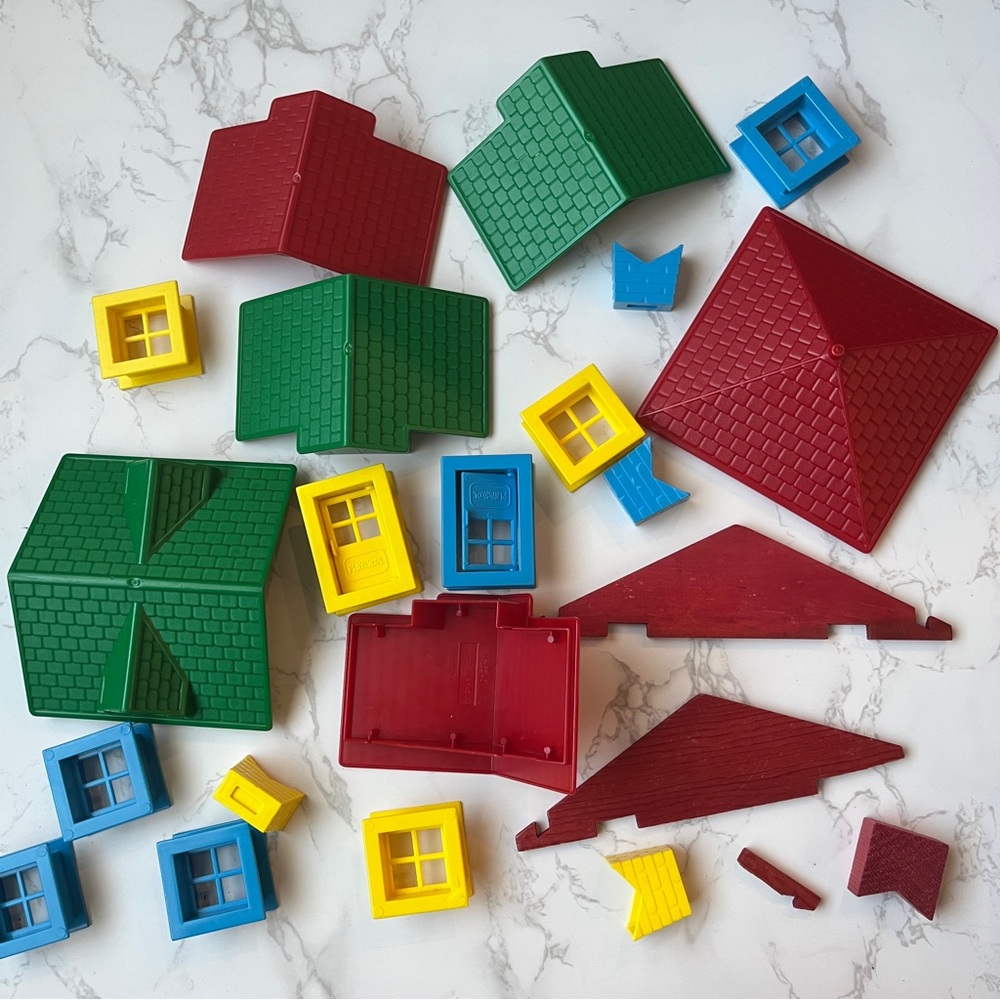 Lincoln Log Roofs and Doors - 40+ pieces